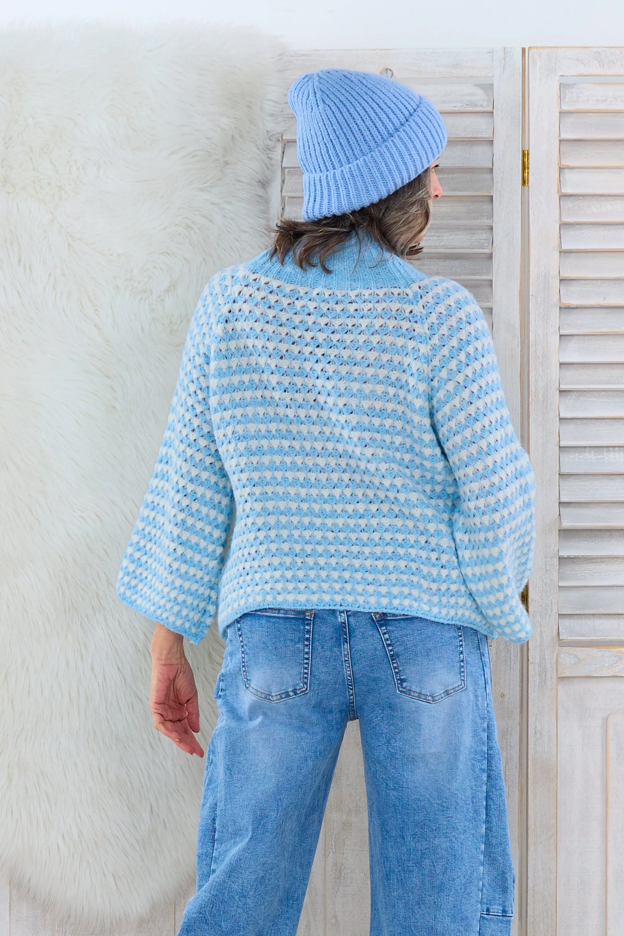 grobgestrickter Pullover mit Turtleneck, hellblau-weiß